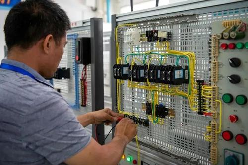 需要考個電工證怎么報名價格多少錢帶你了解