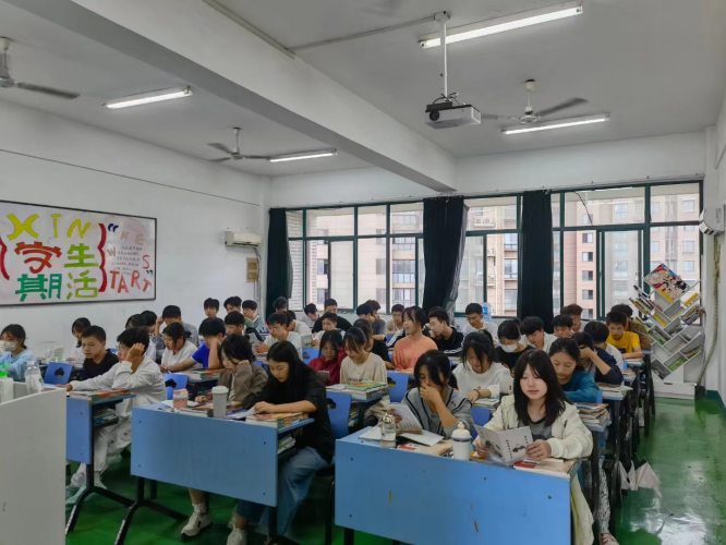 2025年安徽工業職業技術學院中專部招生：中考低分段的升學保障措施-圖1