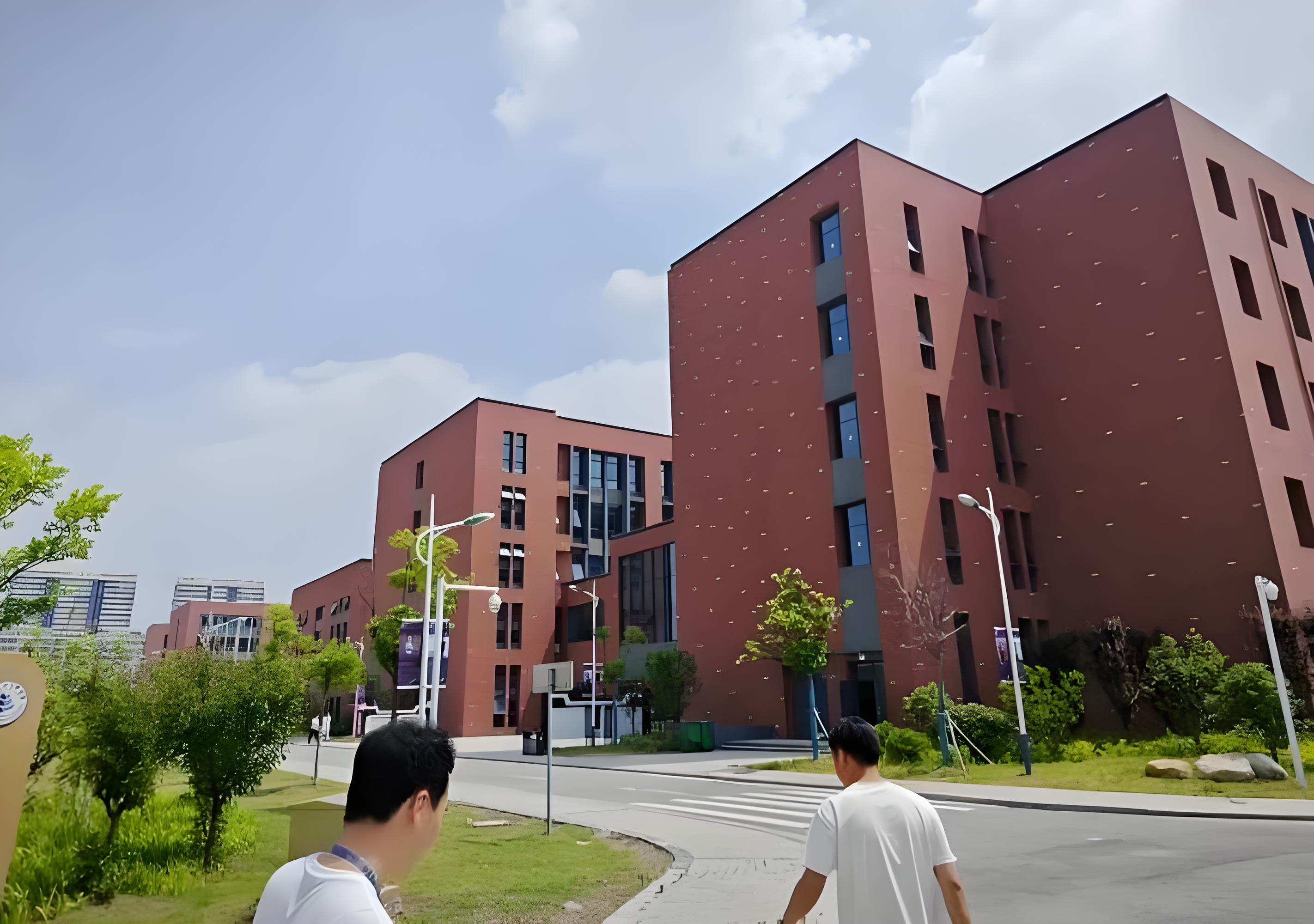 安徽初三學(xué)生落榜高中，建工技師學(xué)院提供新選擇-圖1